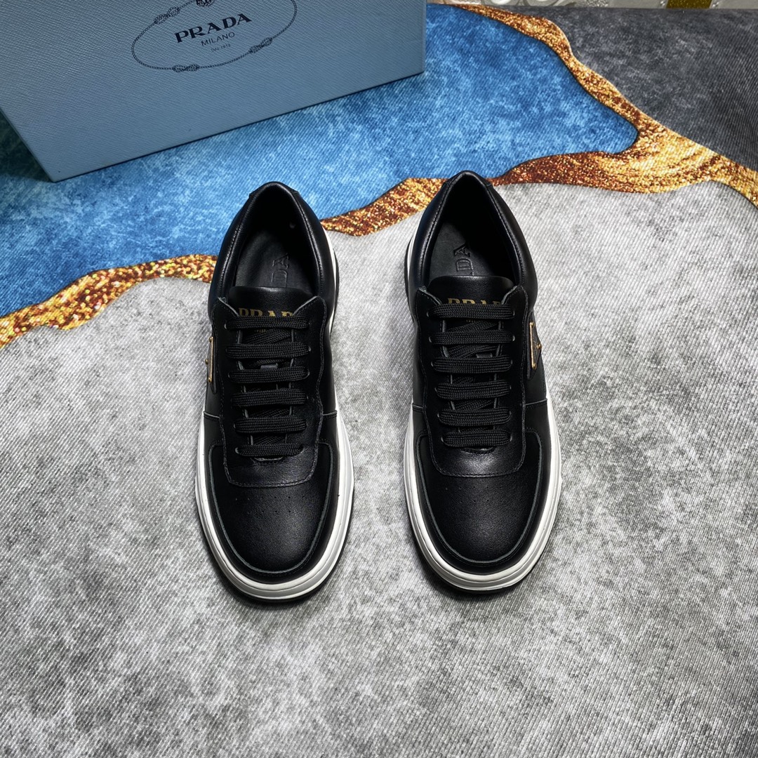 NO:274319,P new Prada casual men's shoes is a famous luxury brand in Italy. It is currently a very popular model. It has a good feel and fashionable foot shape. It looks very straight and light when walking. The shoe shape is very straight and the foot looks very beautiful!  Imported cowhide and wash in the sheep with imported cowhide, foaming, wear-resistant and ultra-light large sole!  Comfortable, the first choice for good men's shoes, which are out of date for a long time!  Size 38-39-40-41-42-43-44 (45 customized), prada, cowhide19860909P 新款普拉达休闲男鞋意大利著名的奢侈品品牌,目前超爱的款,脚感很好,洋气时髦,显得脚型很正,走起路来也很轻便～鞋型很正,上脚非常好看！面鞋面进口牛皮水洗羊里,发泡耐磨超轻大底！舒适 首选好男鞋 长期不过时款！ 尺码38-39-40-41-42-43-44（45定做）,,prada,cowhide,Men's shoes