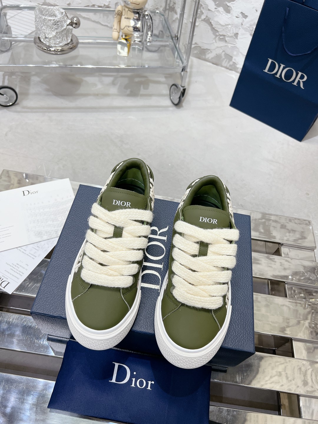 Dior B33 Series Unisex Casual Sneakers in Gray Leather with CD Diamond Pattern 3 a1698336293490 1304