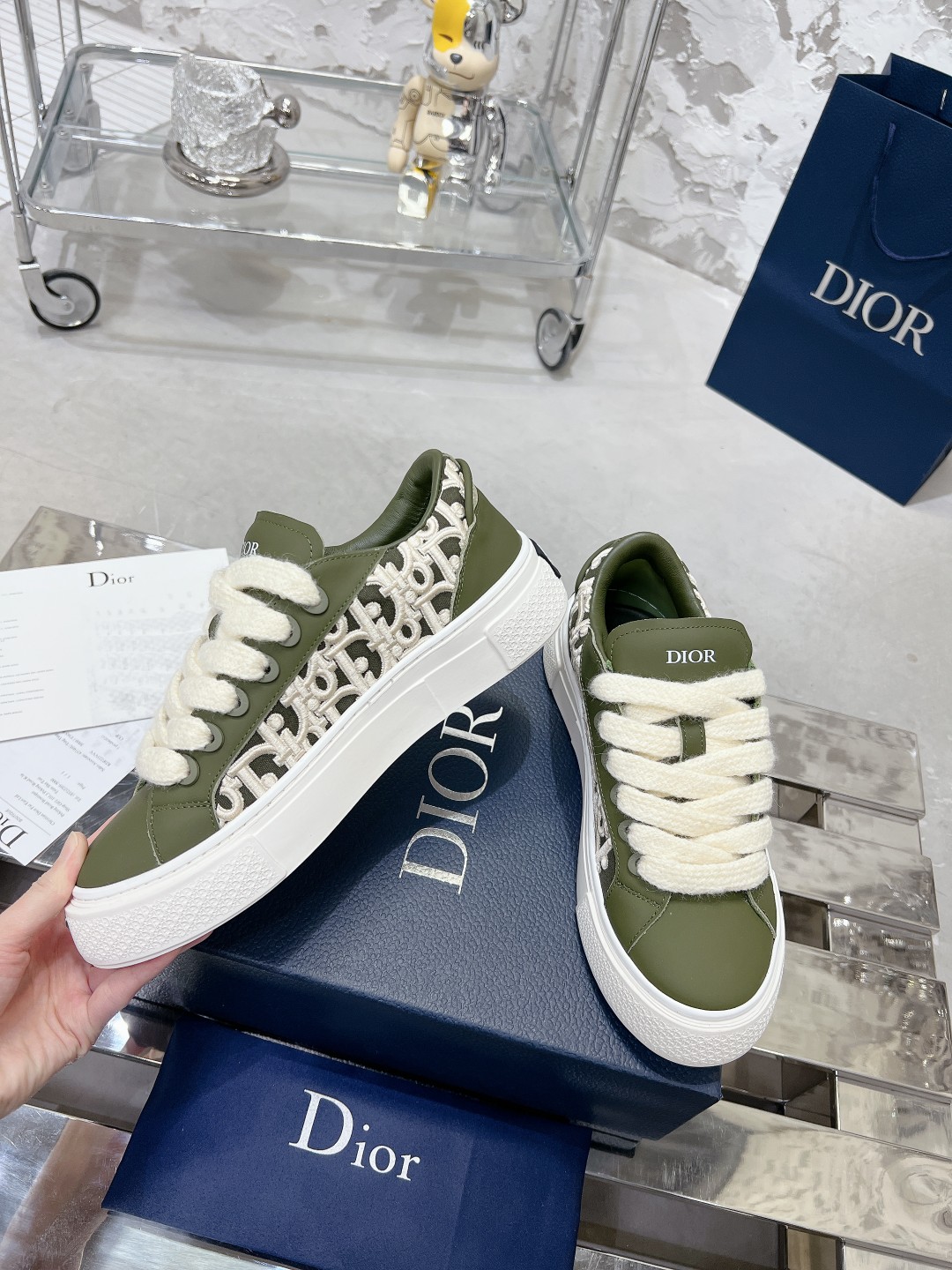 Dior B33 Series Unisex Casual Sneakers in Gray Leather with CD Diamond Pattern 4 a1698336293615 0141