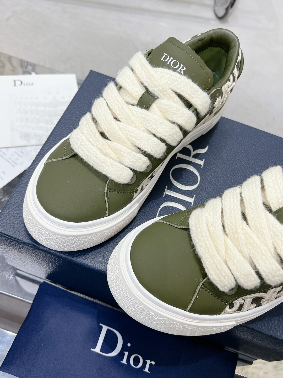 Dior B33 Series Unisex Casual Sneakers in Gray Leather with CD Diamond Pattern 7 a1698336294037 5774