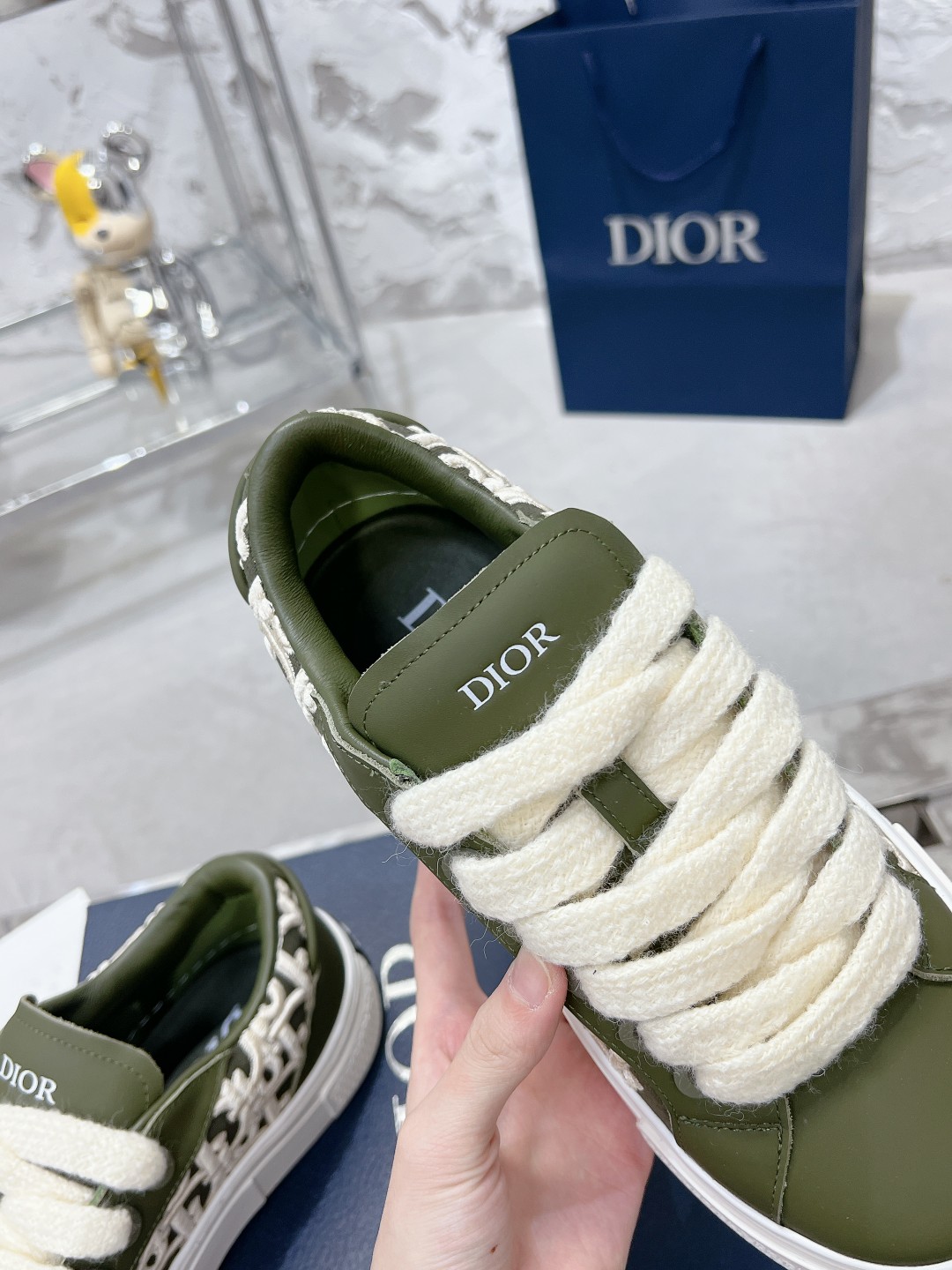 Dior B33 Series Unisex Casual Sneakers in Gray Leather with CD Diamond Pattern 8 a1698336294114 3405