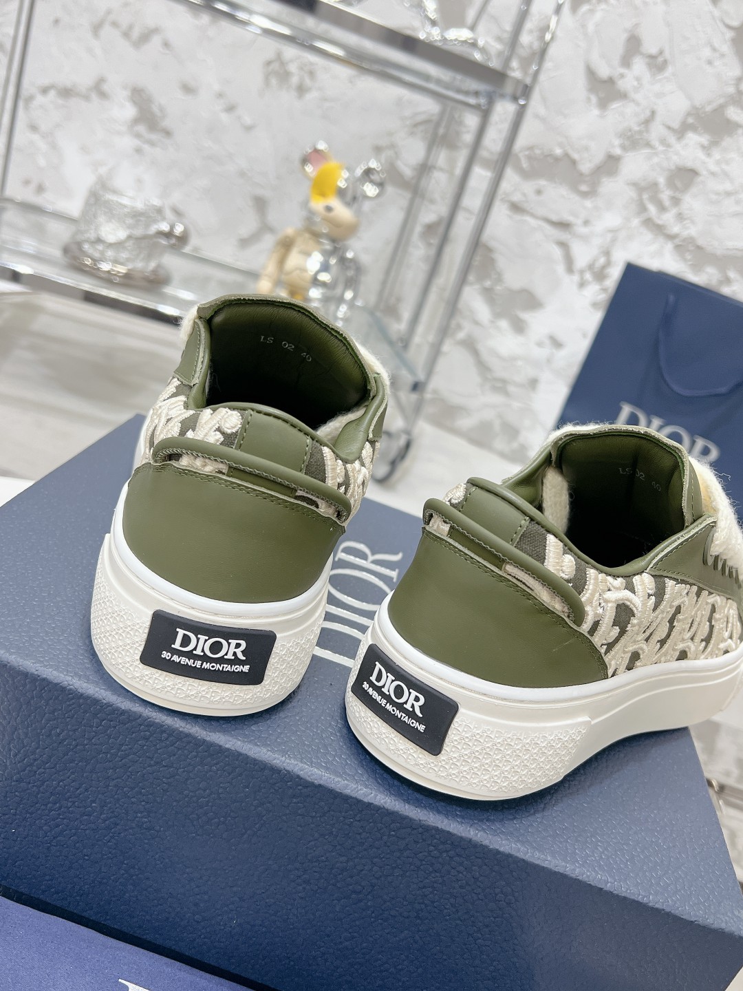 Dior B33 Series Unisex Casual Sneakers in Gray Leather with CD Diamond Pattern 10 a1698336294283 2311