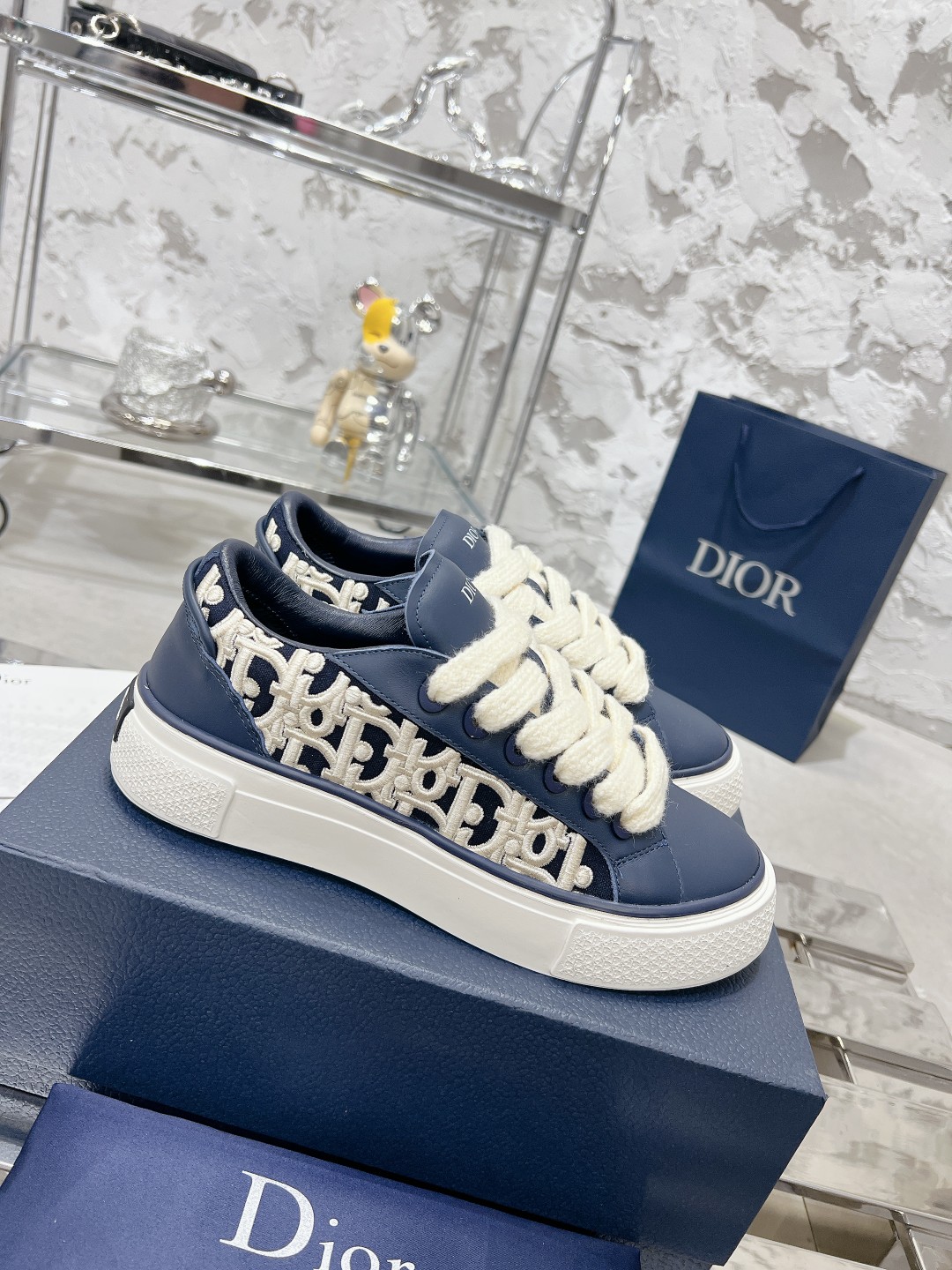 Dior B33 Series Unisex Casual Sneakers in Gray Leather with CD Diamond 1 Dior B33 Series Unisex Casual Sneakers in Gray Leather with CD Diamond