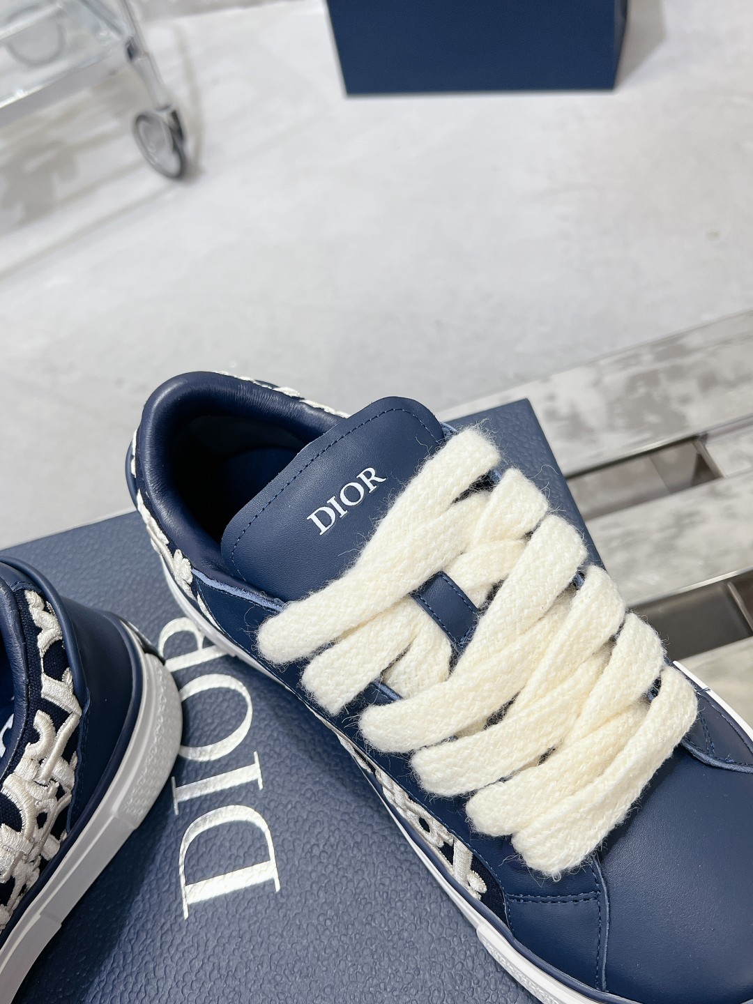 Dior B33 Series Unisex Casual Sneakers in Gray Leather with CD Diamond 7 a1698336331320 3522