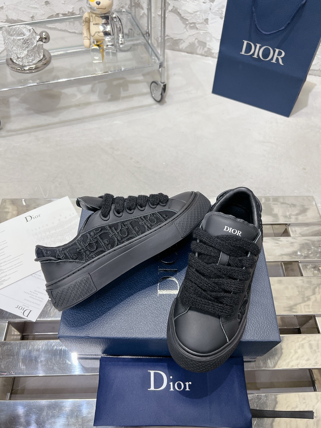 Dior B33 Series Unisex Casual Sneakers in Gray Leather with CD Diamond Canvas 3 a1698336363529 5647