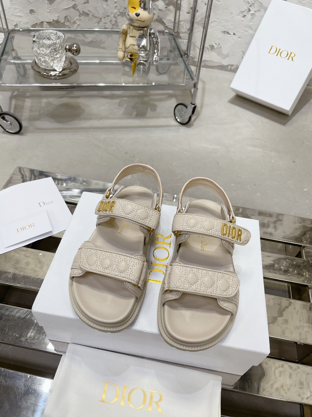 DIOR混種羊皮DiorAct凉鞋 - 軽量で快適なデザイン