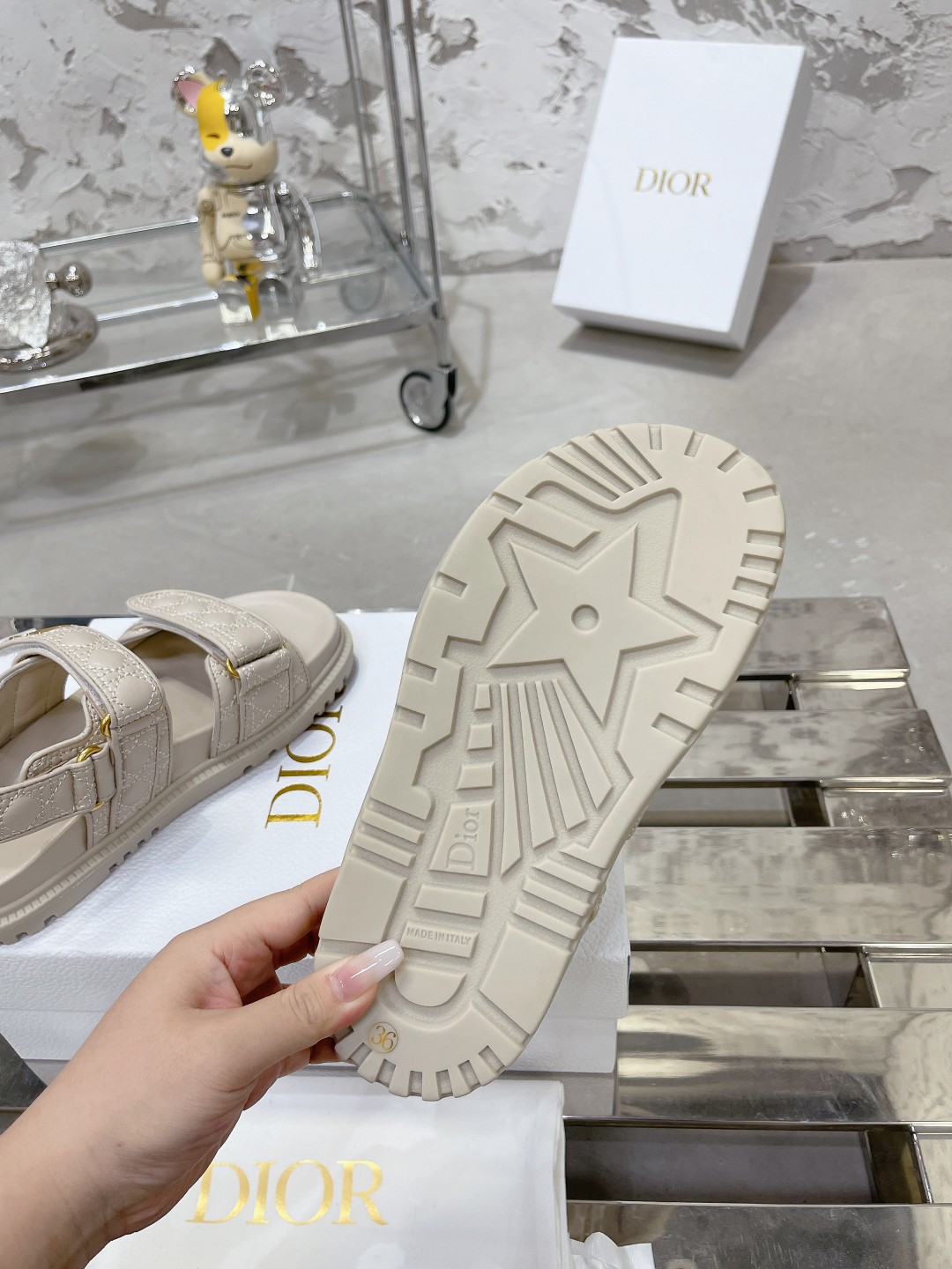 DIOR混種羊皮DiorAct凉鞋 - 軽量で快適なデザイン