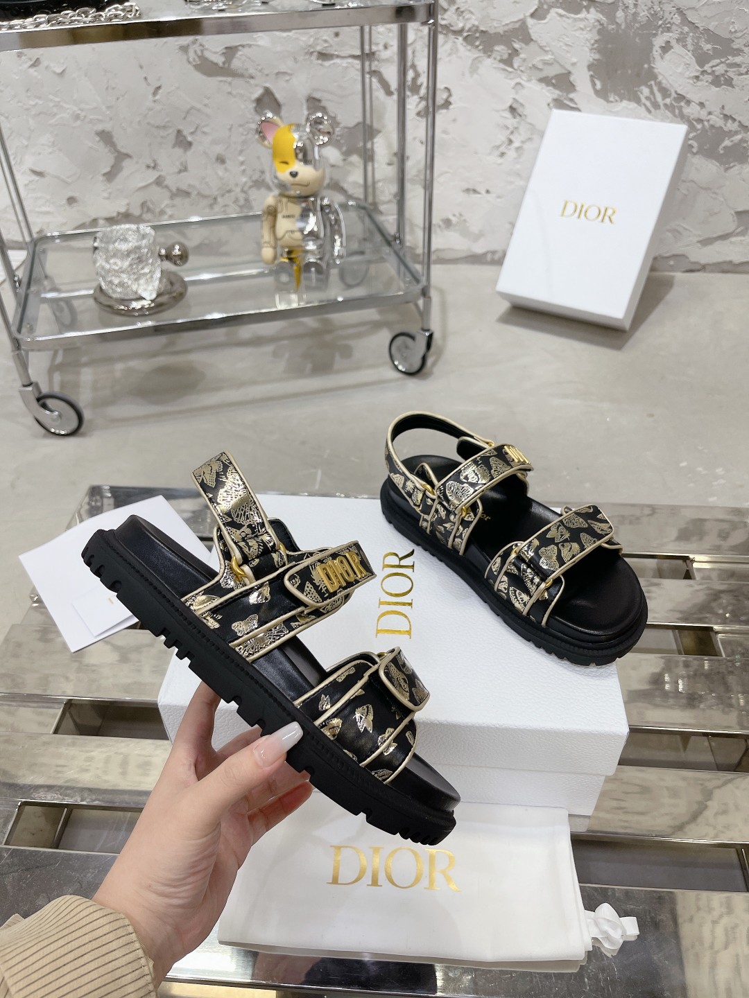 DIOR混種羊皮DiorAct凉鞋 - 軽量で快適なファッションサンダル