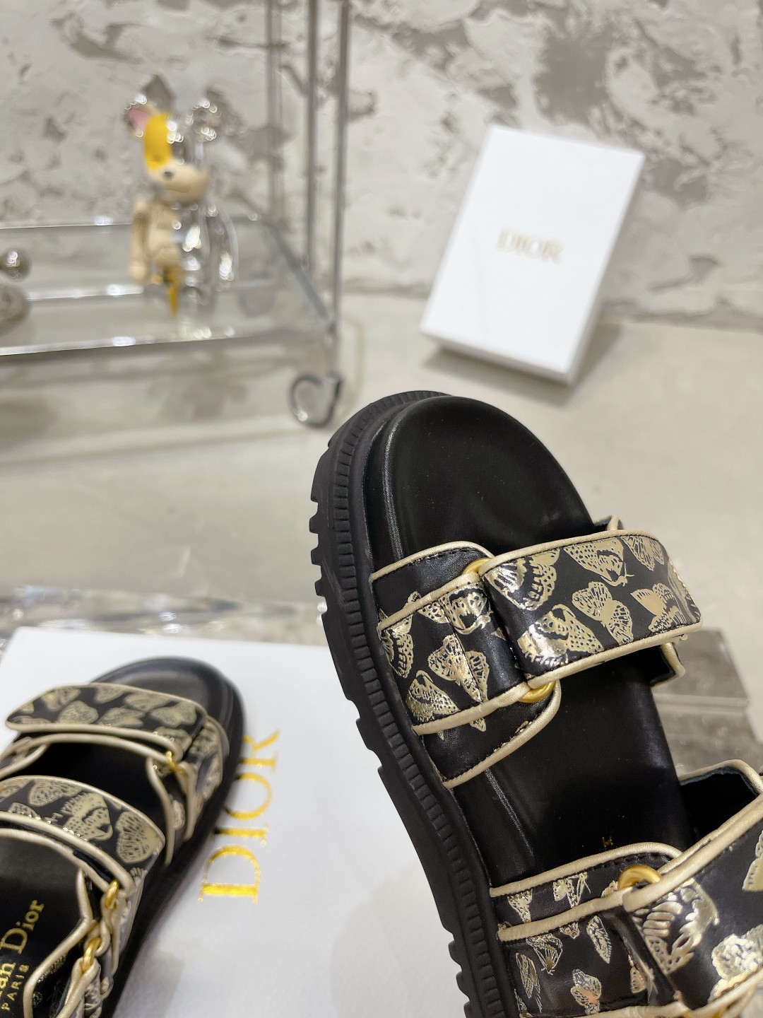 DIOR混種羊皮DiorAct凉鞋 - 軽量で快適なファッションサンダル