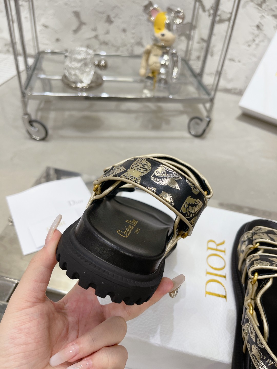 DIOR混種羊皮DiorAct凉鞋 - 軽量で快適なファッションサンダル