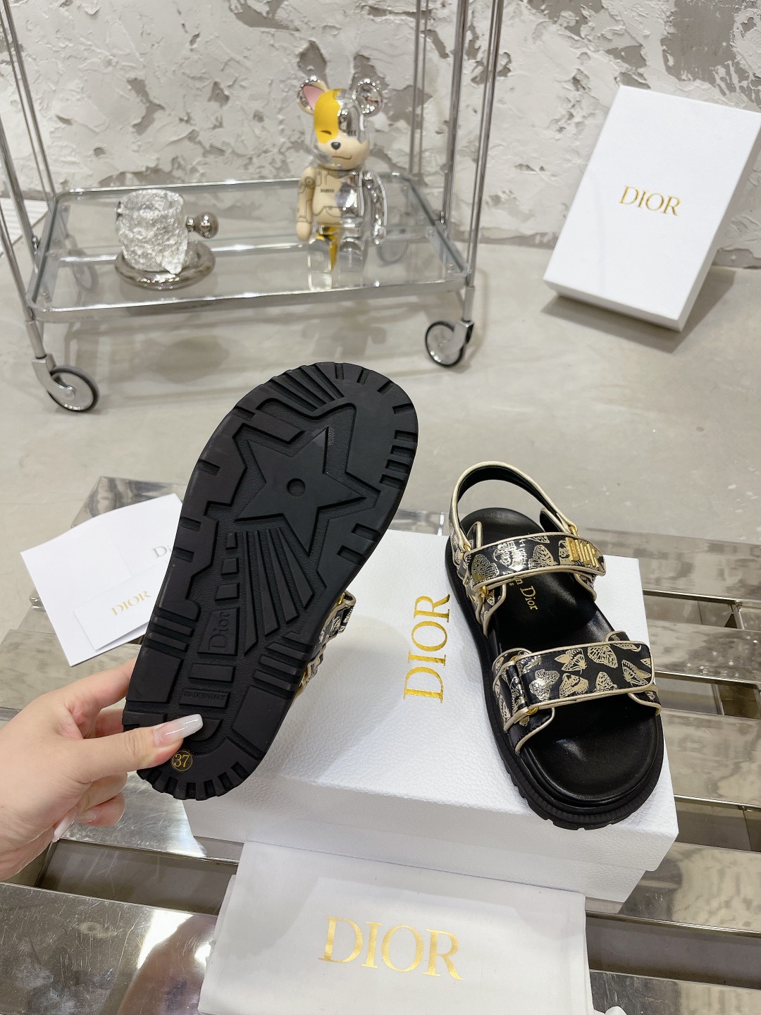 DIOR混種羊皮DiorAct凉鞋 - 軽量で快適なファッションサンダル