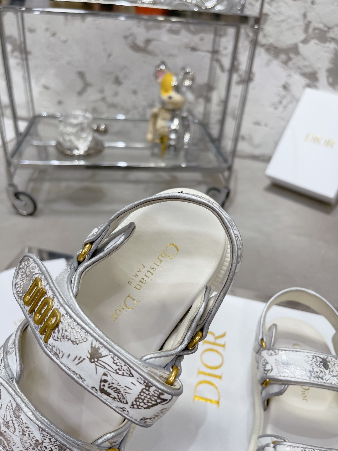 DIOR混種羊皮DiorAct凉鞋 - 軽量で快適なスタイリッシュデザイン