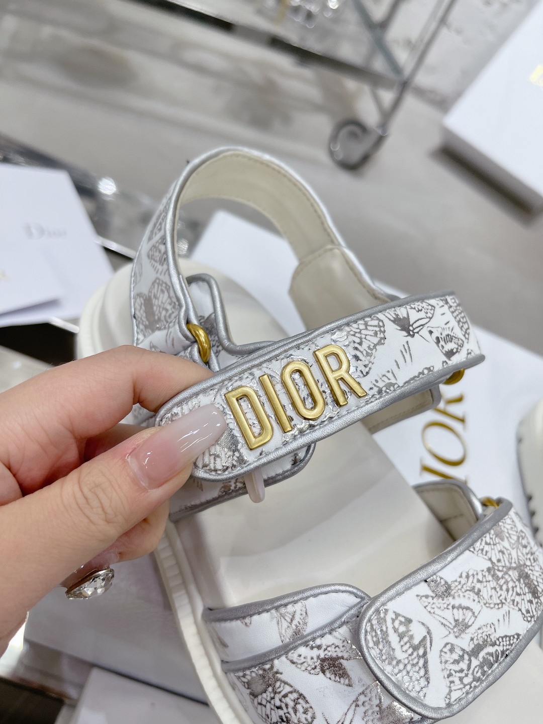 DIOR混種羊皮DiorAct凉鞋 - 軽量で快適なスタイリッシュデザイン