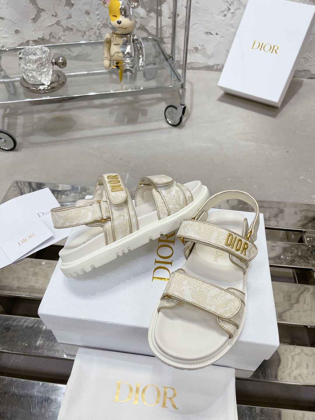 DIOR混種羊皮DiorAct凉鞋 - 軽量で快適なデザイン