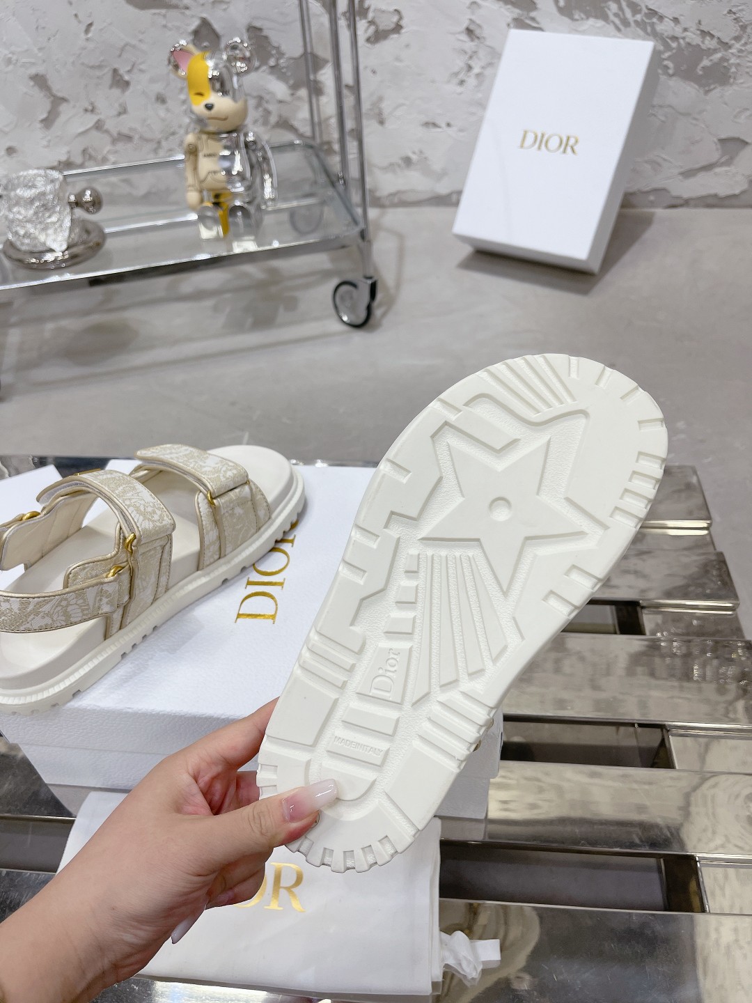 DIOR混種羊皮DiorAct凉鞋 - 軽量で快適なデザイン