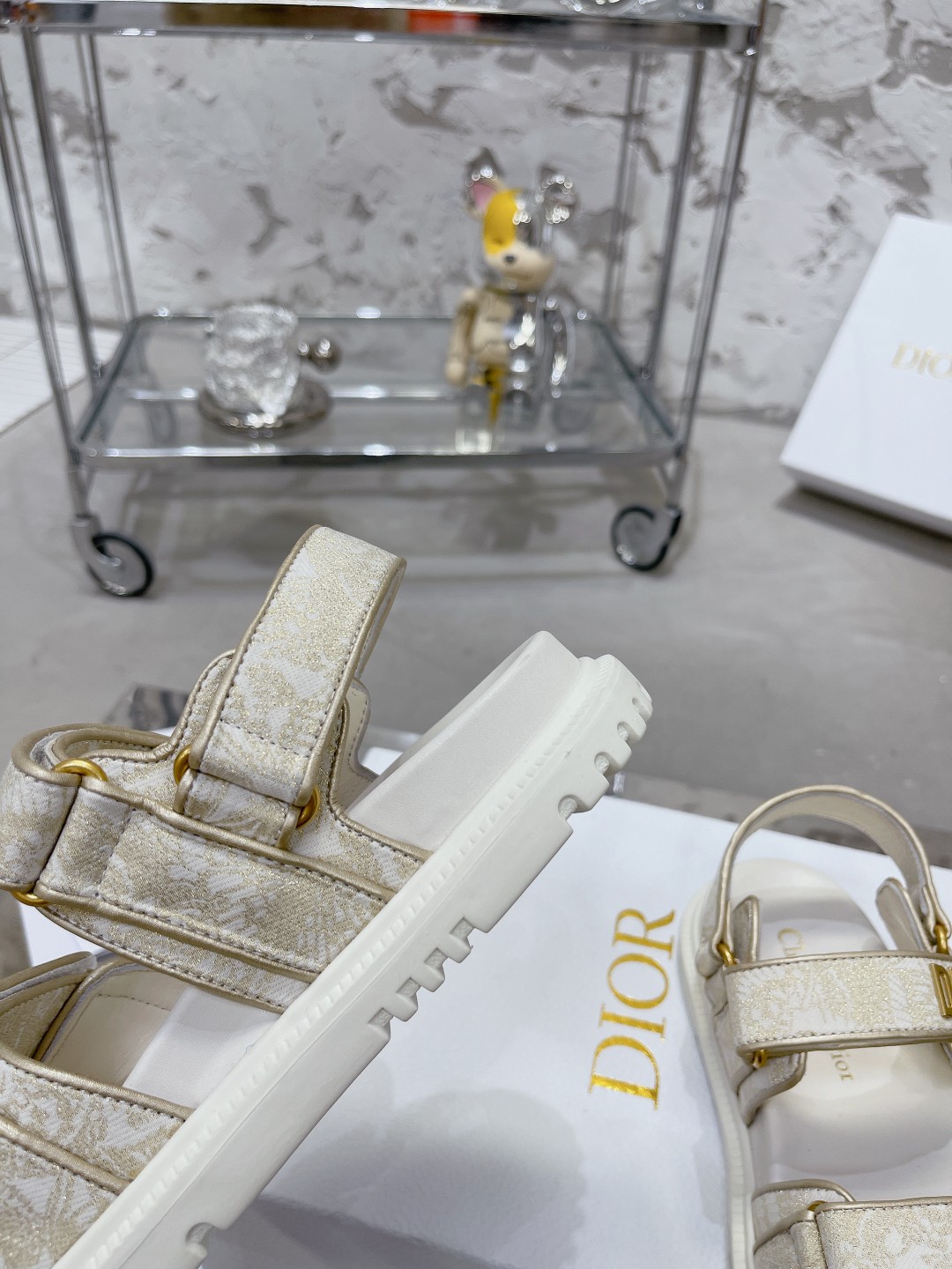 DIOR混種羊皮DiorAct凉鞋 - 軽量で快適なデザイン