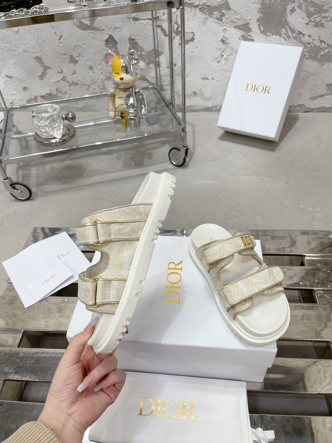 DIOR 混種羊皮製 DiorAct 凉鞋 - 軽量で快適なスタイリッシュデザイン