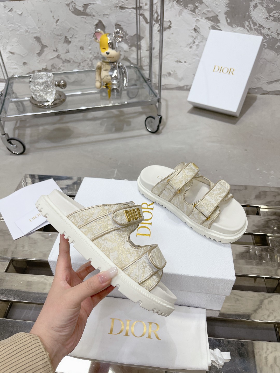 DIOR 混種羊皮製 DiorAct 凉鞋 - 軽量で快適なスタイリッシュデザイン