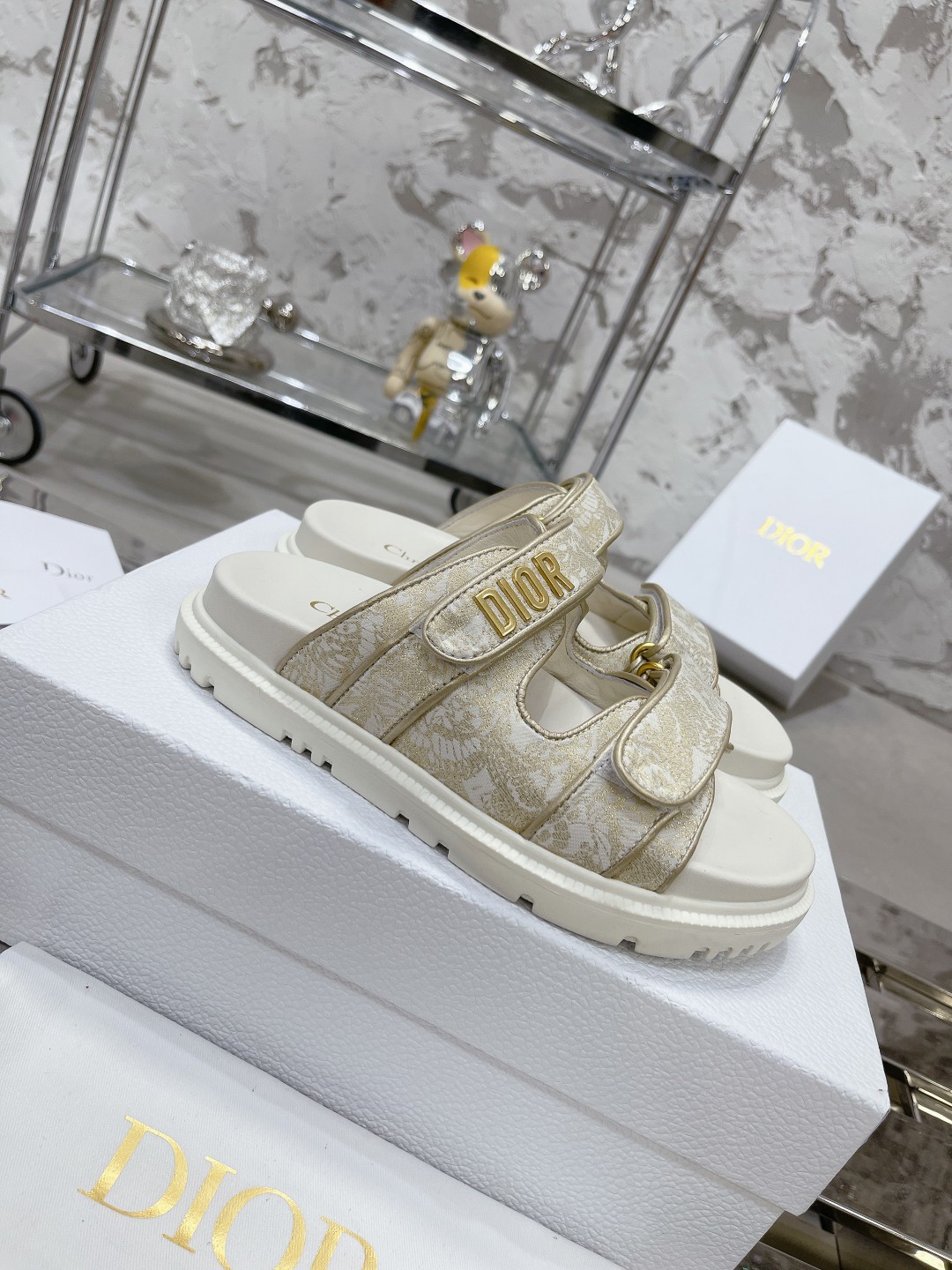 DIOR 混種羊皮製 DiorAct 凉鞋 - 軽量で快適なスタイリッシュデザイン