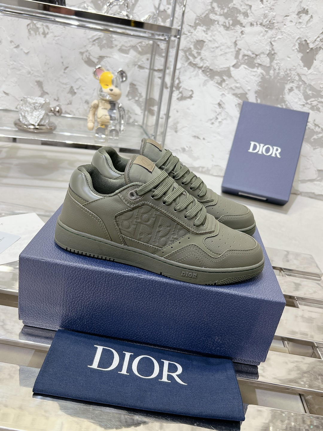 NO:235188,D*OR Di*Ao classic casual hot series [B27 couple casual shoes] Based on the style of classic sneakers, add deconstructed elements to design. The classic brand digital logo is perfectly presented at the tail of the shoe. The circle is surrounded by the shoe line 