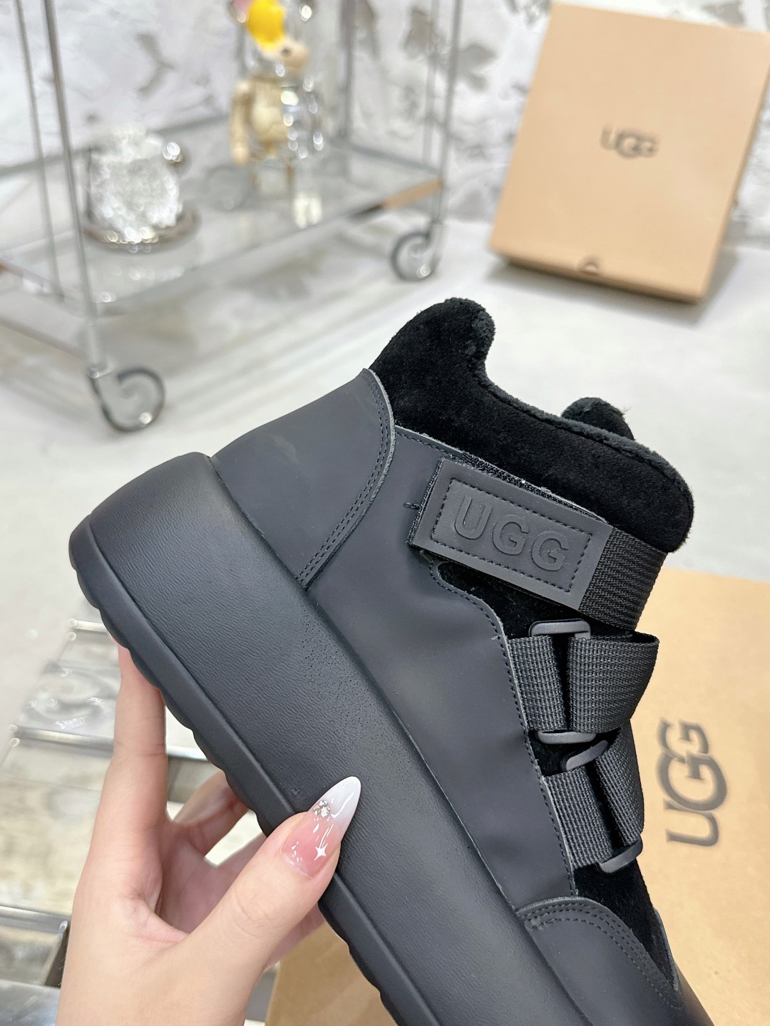 UGG 魔术贴面包鞋 - 超便利な小高帮デザイン
