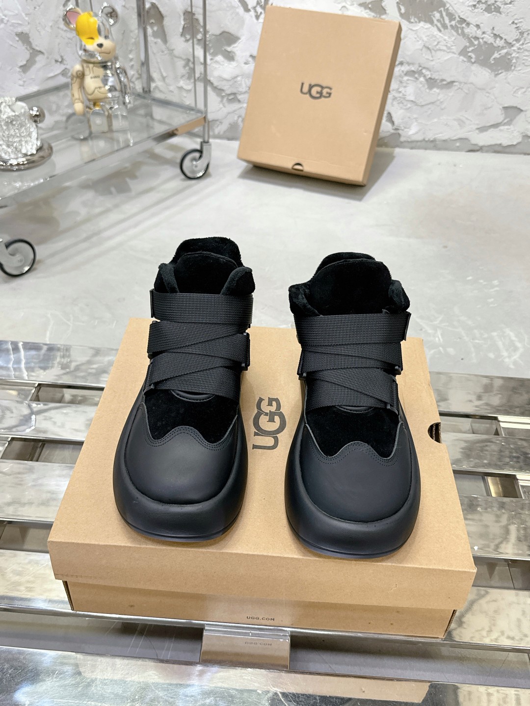 UGG 魔术贴面包鞋 - 超便利な小高帮デザイン