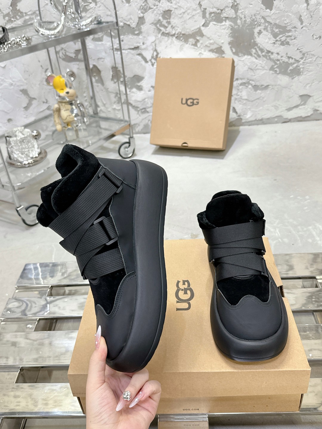 UGG 魔术贴面包鞋 - 超便利な小高帮デザイン