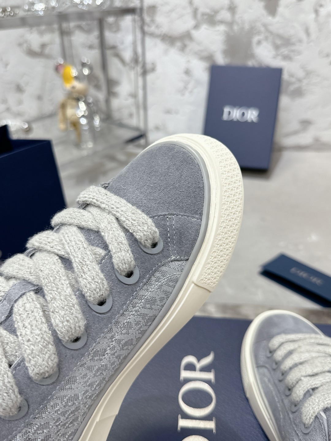 Dior B33 Series Casual Sneakers in Gray Leather with CD Diamond Canvas 6 a1728937995669 1568