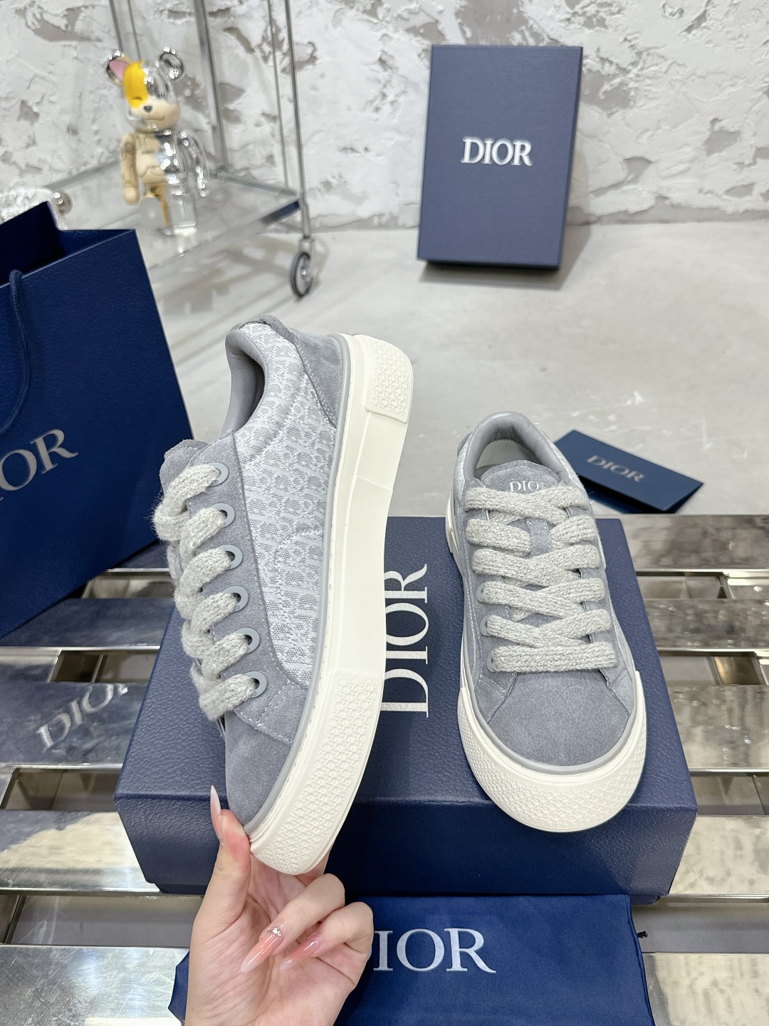 Dior B33 Series Casual Sneakers in Gray Leather with CD Diamond Canvas 4 a1728937995675 3148