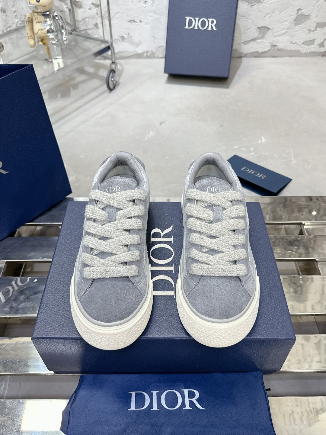 Dior B33 Series Casual Sneakers in Gray Leather with CD Diamond Canvas 3 a1728937995708 8231