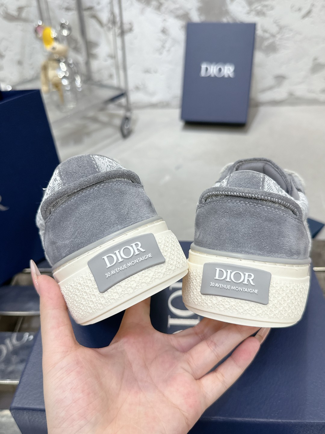 Dior B33 Series Casual Sneakers in Gray Leather with CD Diamond Canvas 5 a1728937995720 6636
