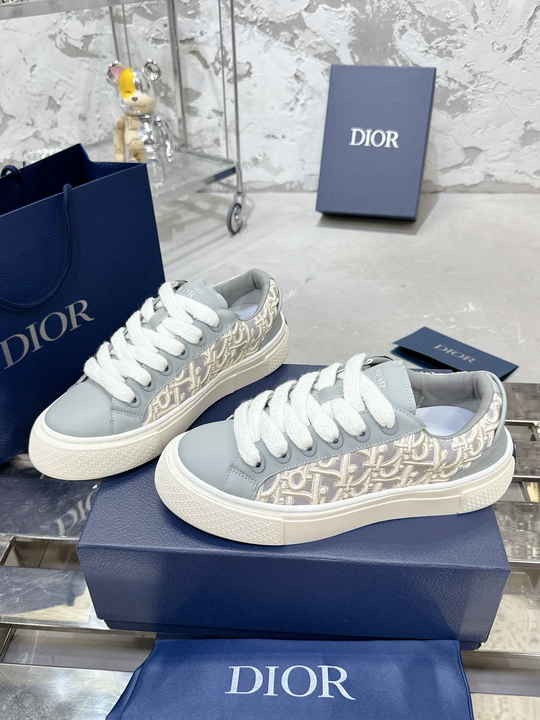 Dior B33 Series Couple Casual Sneakers Dior Gray Leather CD Diamond Pattern 4 a1728938175437 5553