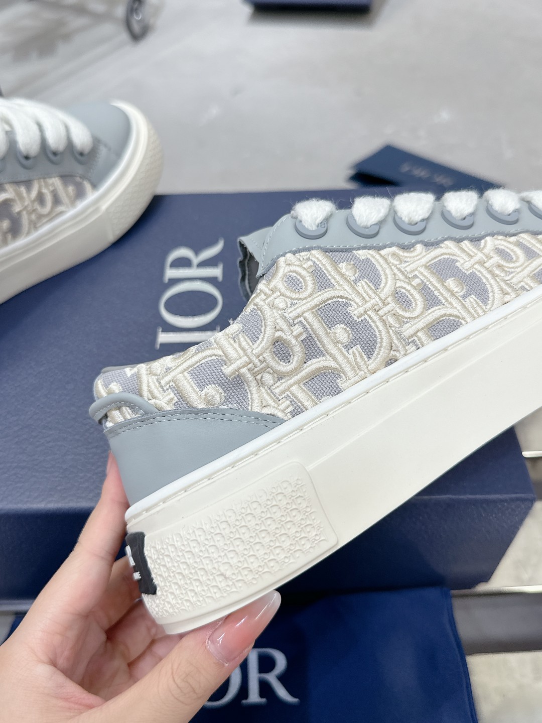 Dior B33 Series Couple Casual Sneakers Dior Gray Leather CD Diamond Pattern 7 a1728938175439 6702