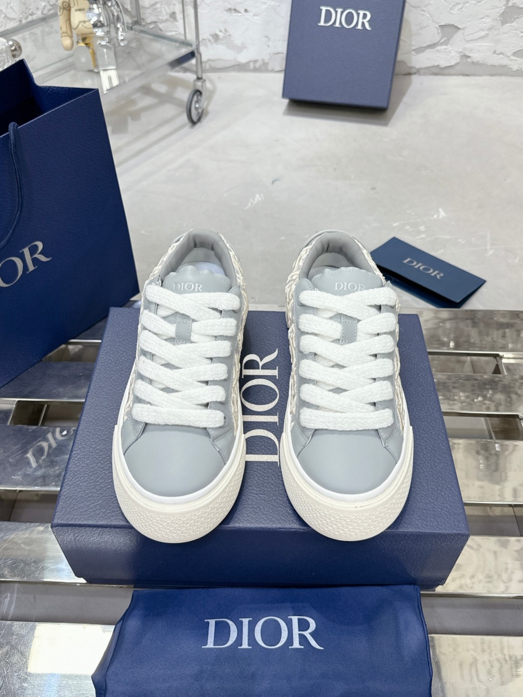 Dior B33 Series Couple Casual Sneakers Dior Gray Leather CD Diamond Pattern 10 a1728938176481 2082