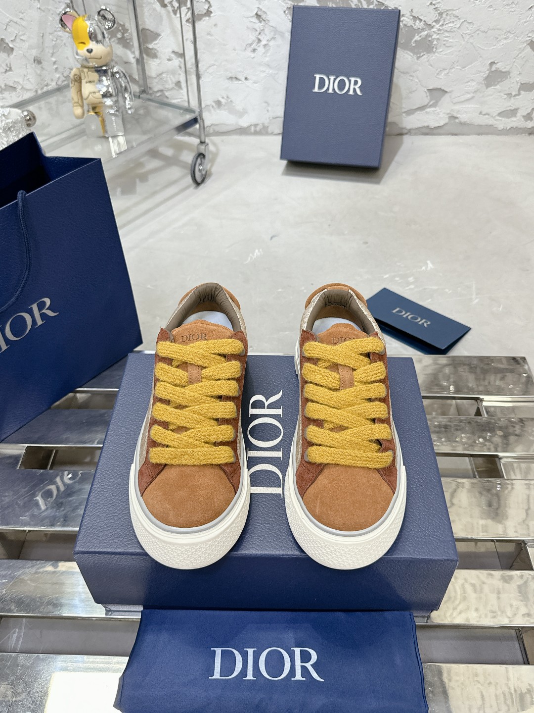 Dior B33 Series Casual Sneakers - Luxurious Leather, Iconic Design 6 a1728938294465 7883