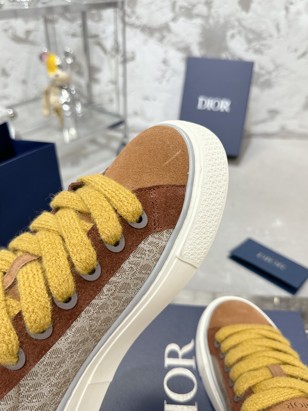 Dior B33 Series Casual Sneakers - Luxurious Leather, Iconic Design 9 a1728938295431 7173