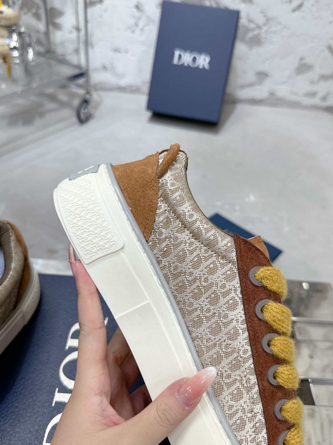 Dior B33 Series Casual Sneakers - Luxurious Leather, Iconic Design 8 a1728938295476 7401