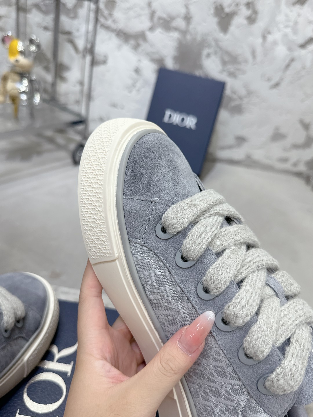 Dior B33 Series Casual Sneakers for Couples in Gray Leather with CD Diamond 7 a1728938316344 1016