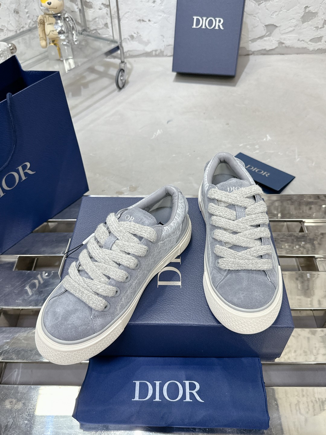 Dior B33 Series Casual Sneakers for Couples in Gray Leather with CD Diamond 4 a1728938316363 4014