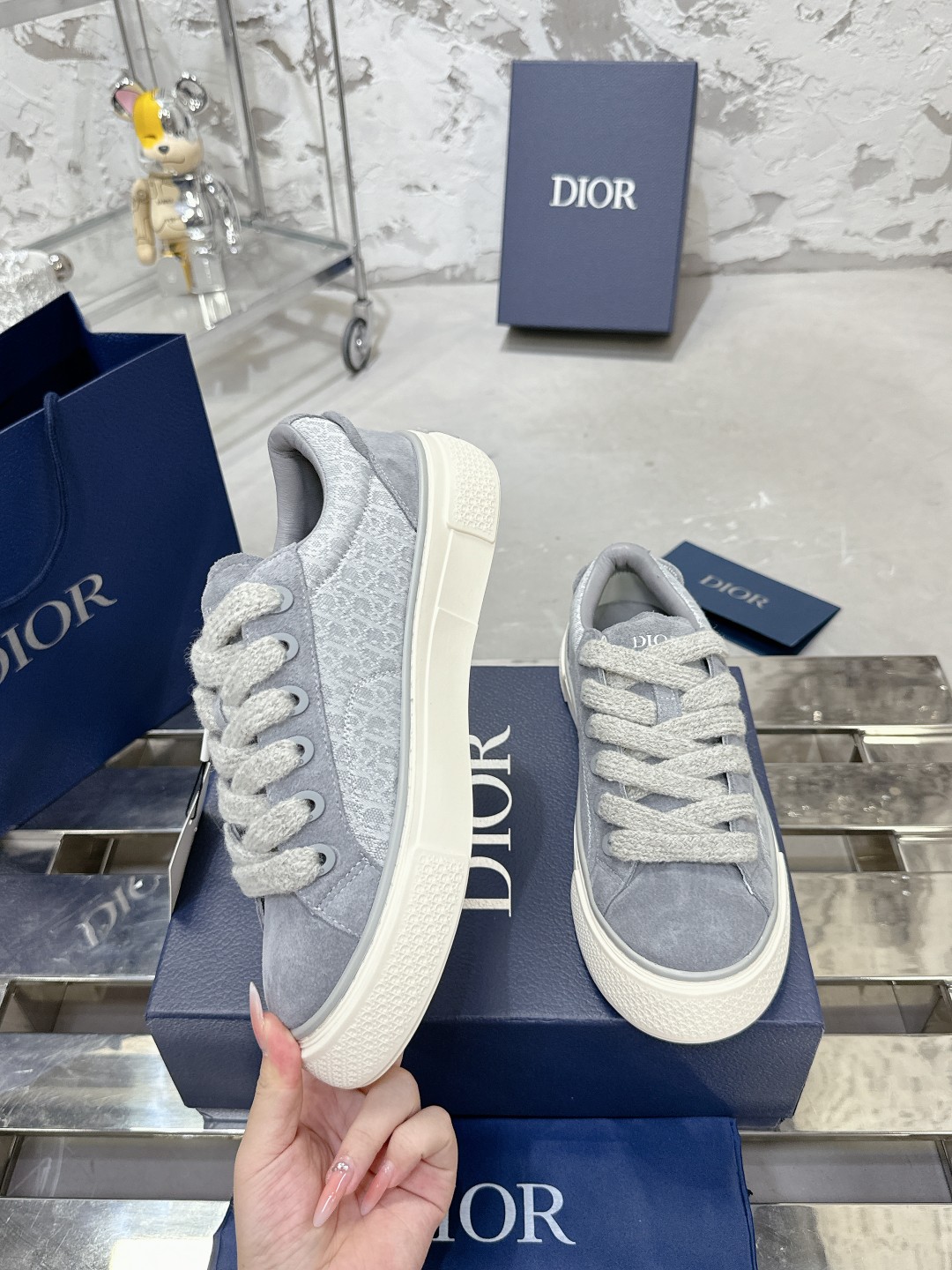 Dior B33 Series Casual Sneakers for Couples in Gray Leather with CD Diamond 5 a1728938316401 3752