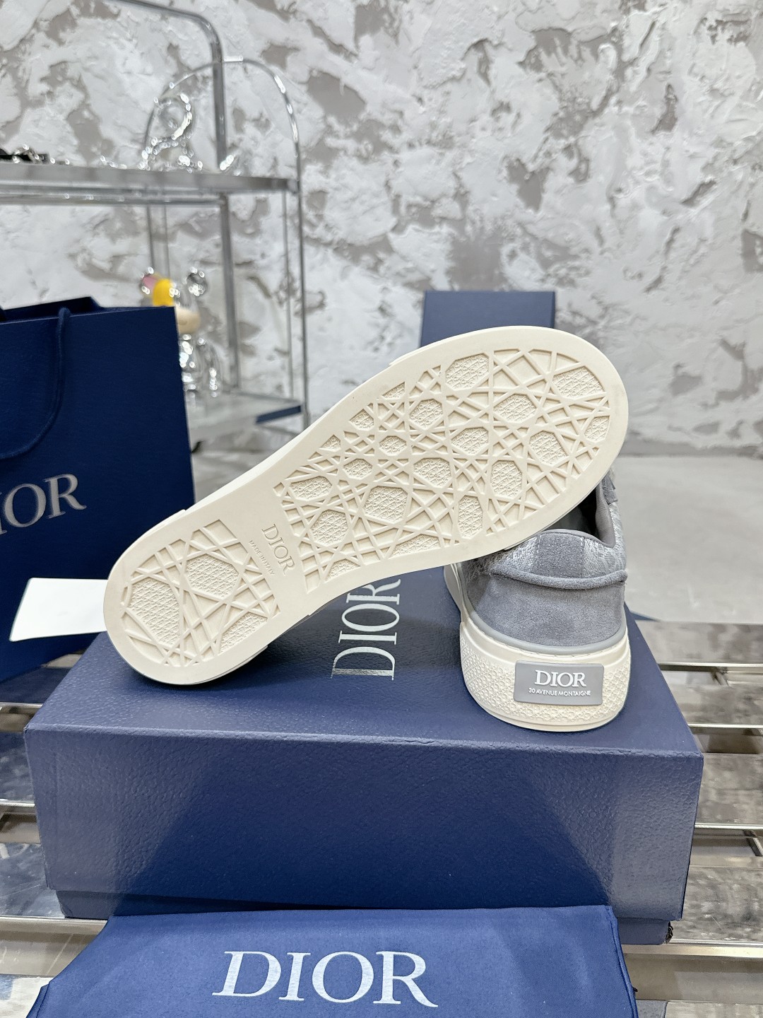 Dior B33 Series Casual Sneakers for Couples in Gray Leather with CD Diamond 6 a1728938316494 6273