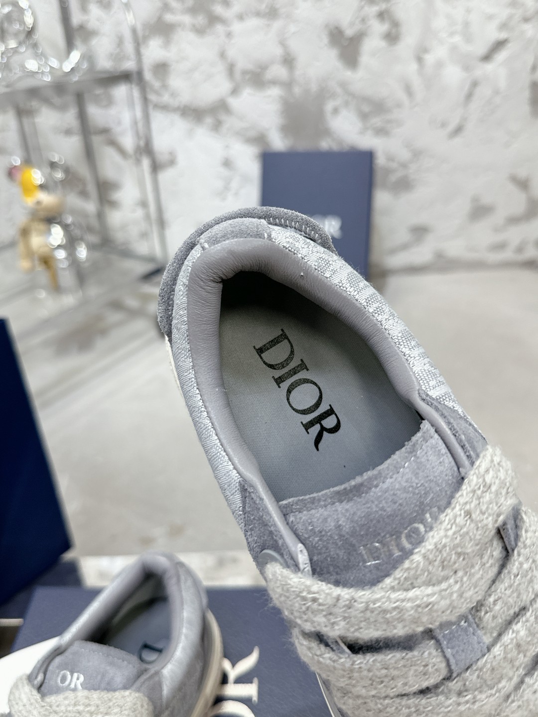 Dior B33 Series Casual Sneakers for Couples in Gray Leather with CD Diamond 9 a1728938317456 5228