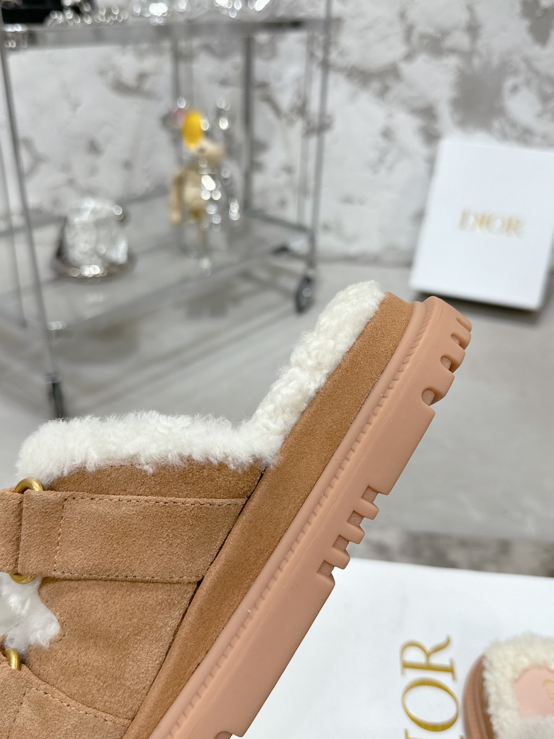 Dioract 米色羊皮革サンダル - 快適さとスタイルの融合