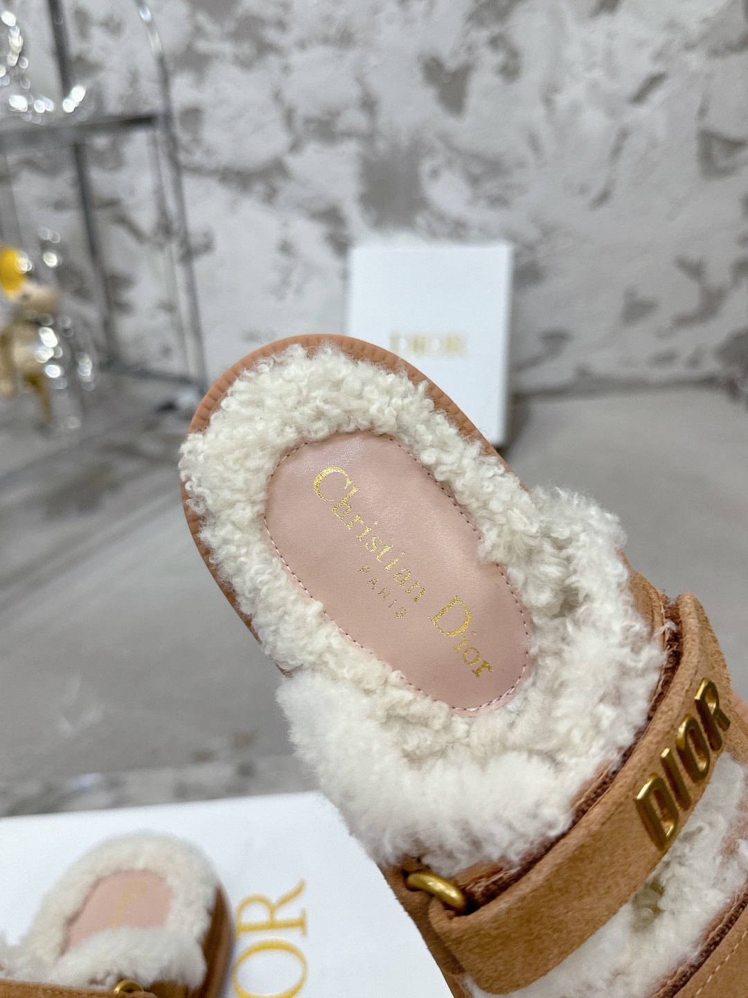 Dioract 米色羊皮革サンダル - 快適さとスタイルの融合