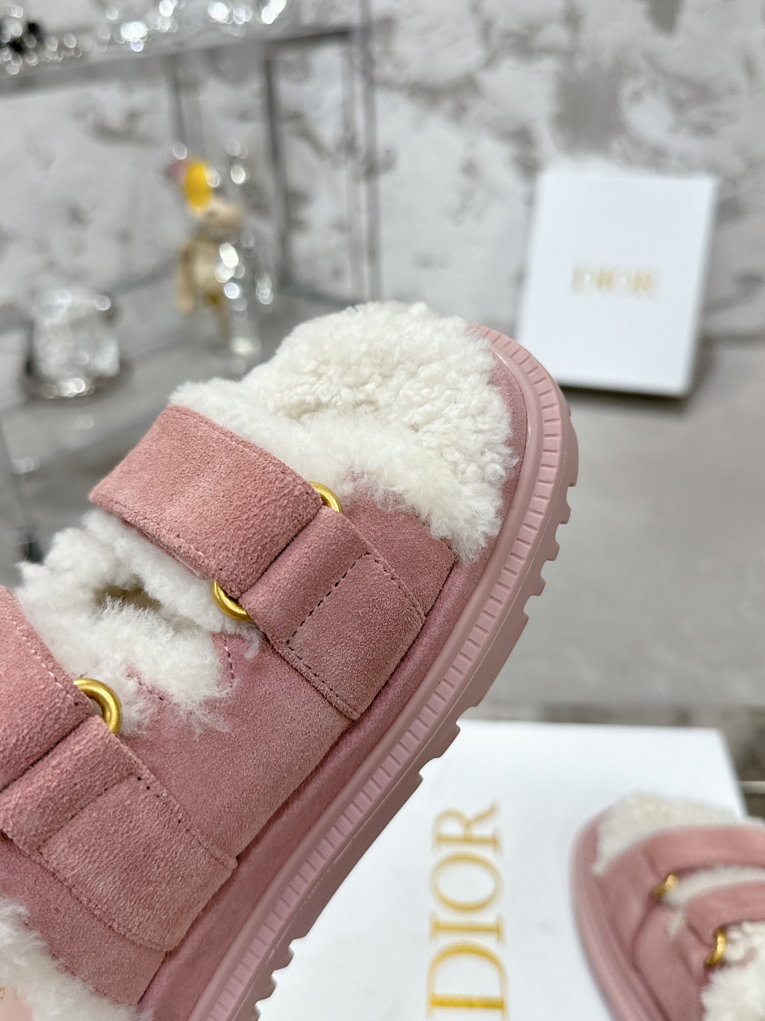 Dioract サンダル - 上質な羊皮革と快適なデザイン