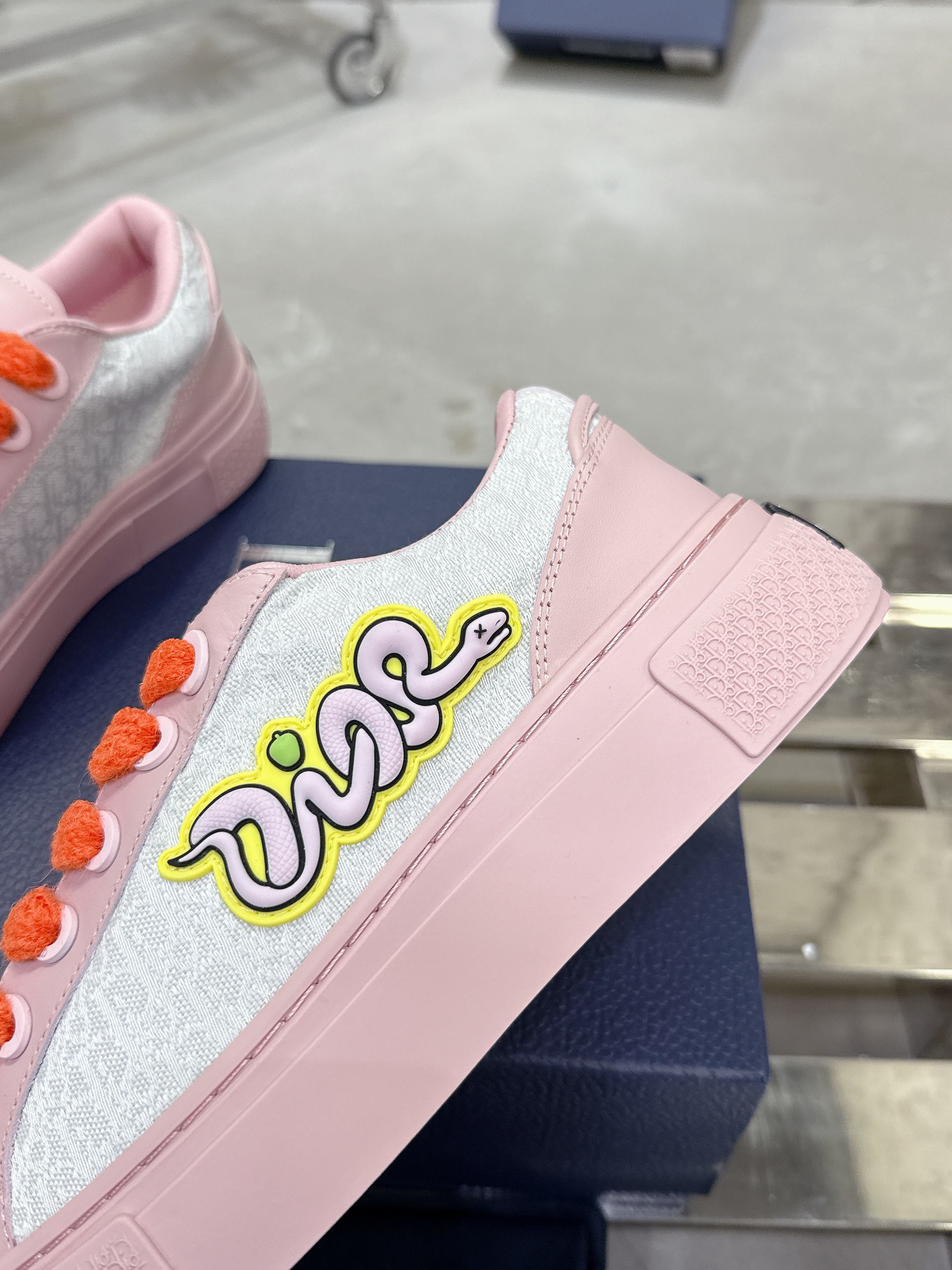 Dior B33シリーズ 最新蛇年限定 カップル向け スポーツシューズ