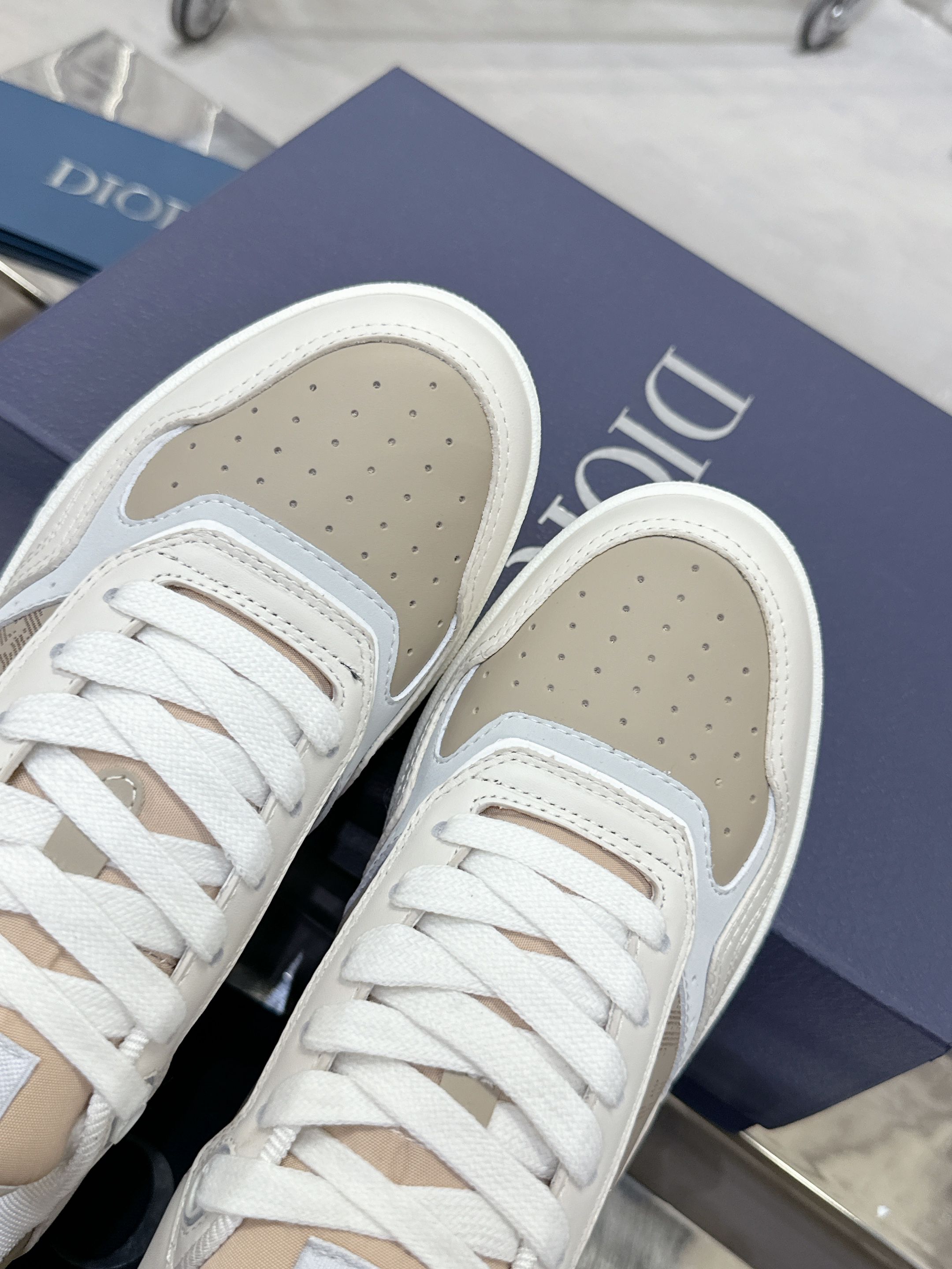 Dior B27シリーズ 老花石头纹 休闲运动鞋