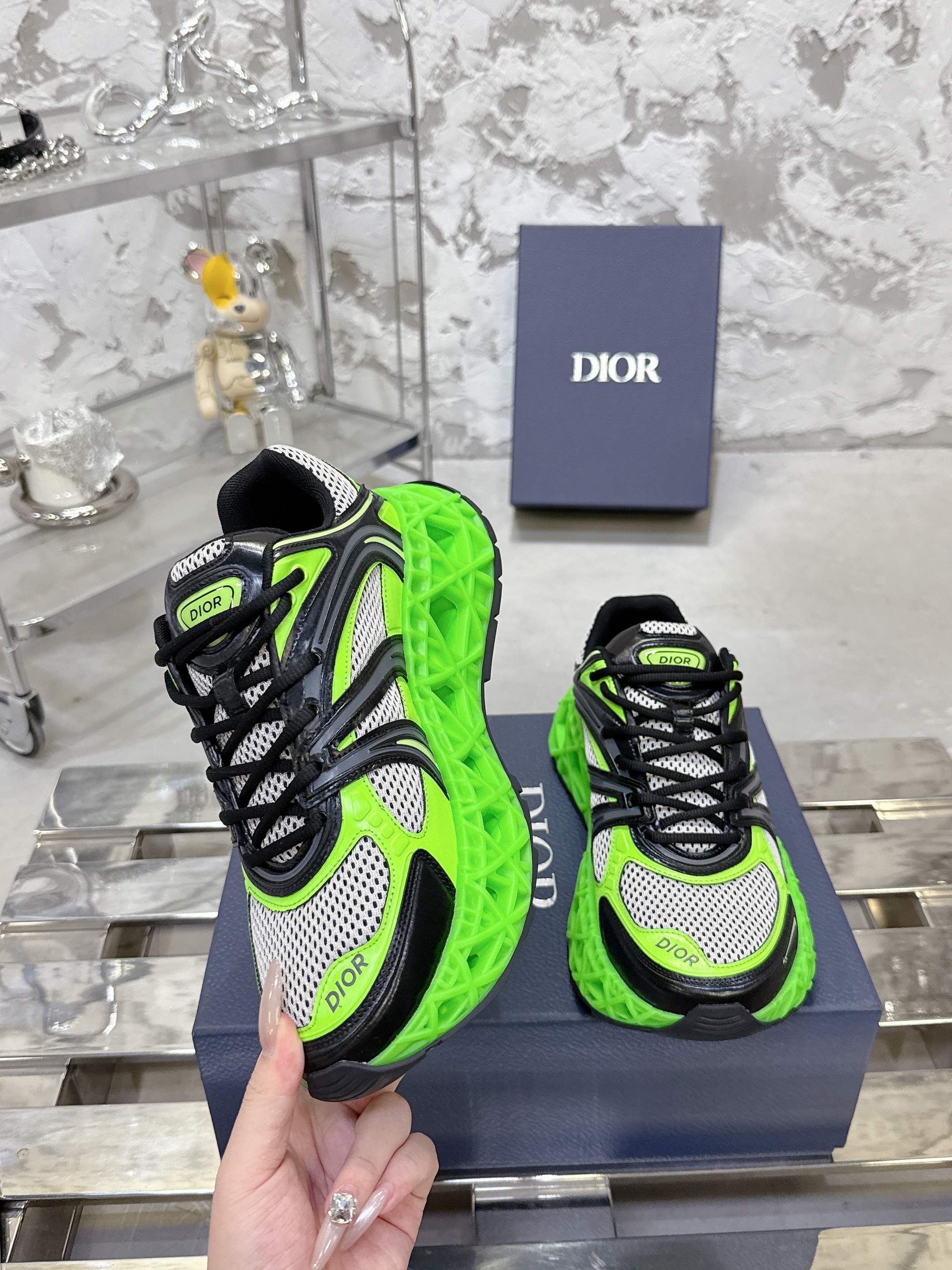 Dior B35 春夏リミテッドエディション スニーカー