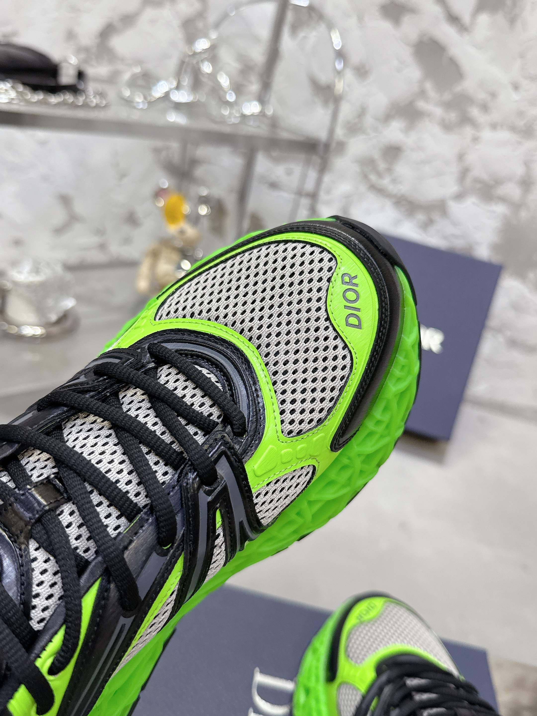 Dior B35 春夏リミテッドエディション スニーカー