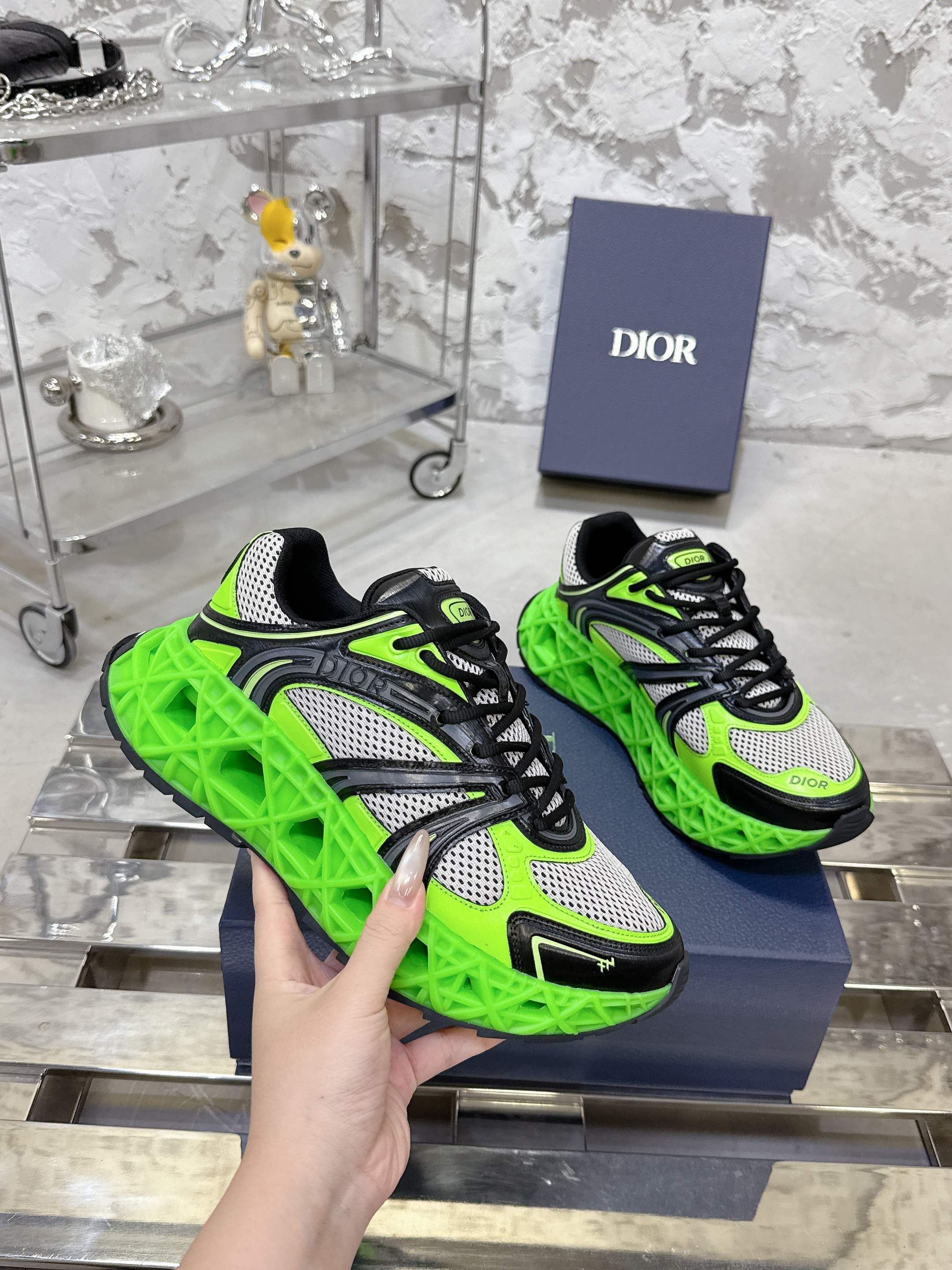 Dior B35 春夏リミテッドエディション スニーカー